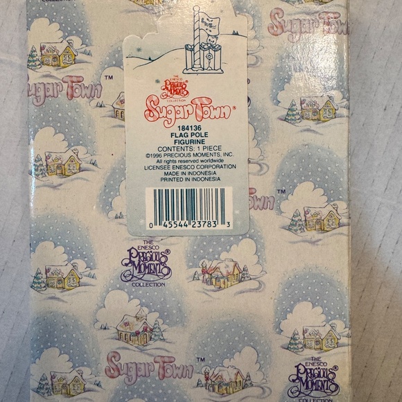 Precious Moments Sugar Town "Flag Pole" Figurine - Picture 4 of 4